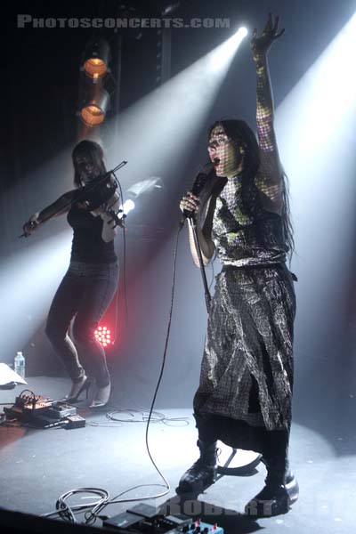 ZOLA JESUS - 2017-11-08 - PARIS - Point Ephemere - 